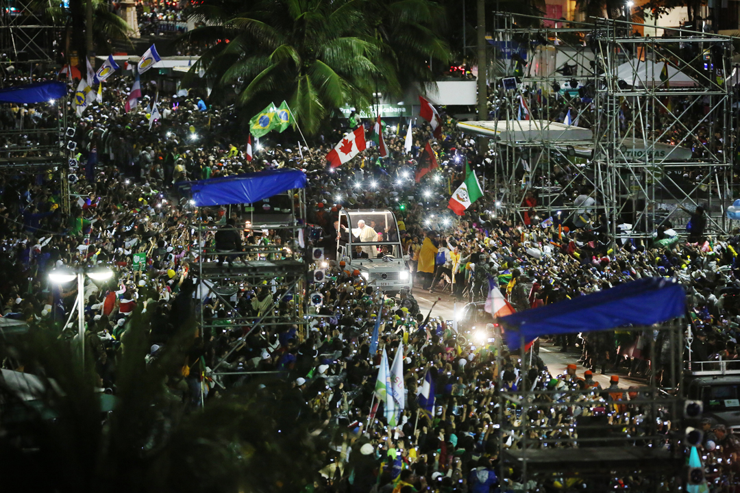 2013 | Rio de Janeiro/ Brazilie | Paus Francicus arriveert op Copacabana tijdens de Wereld Jongeren Dagen